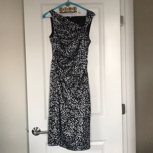 Maggy London Black and white form fitting dress